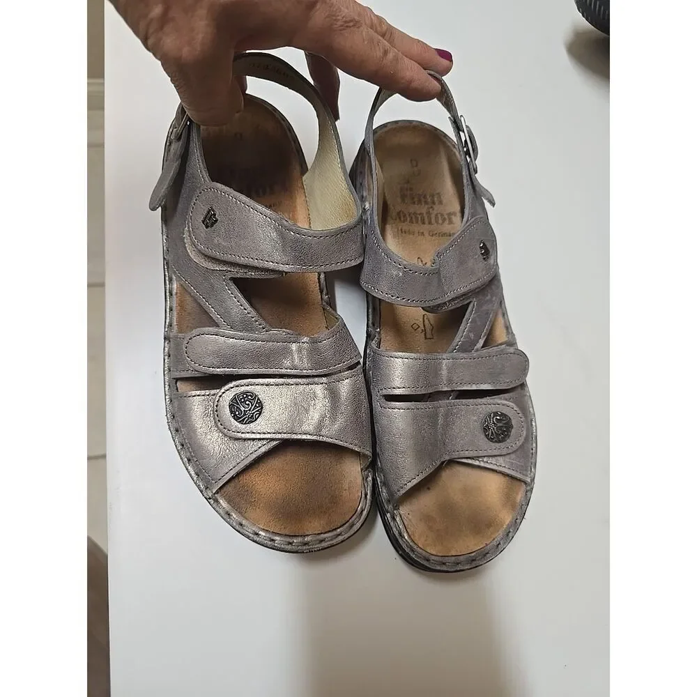 Finn Comfort Gomera Sandals Womens 37  D‎ Silver Metallic Leather Buckle Straps